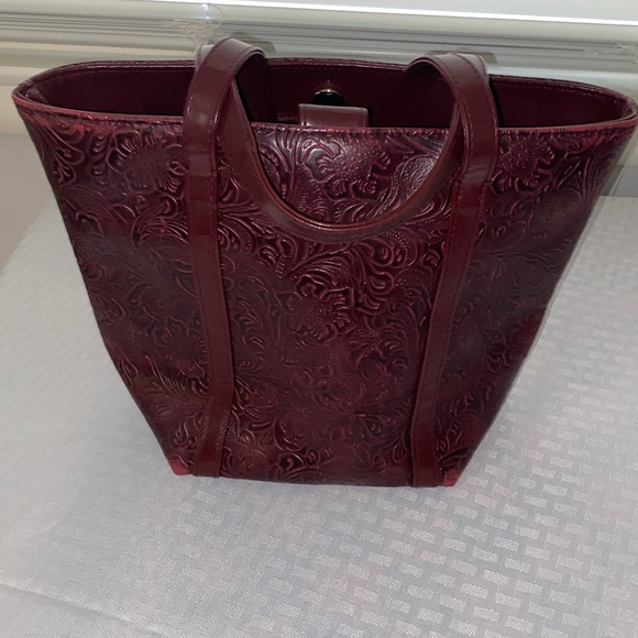 Victoria’s secret vegan leather bag - Picture 3 of 3